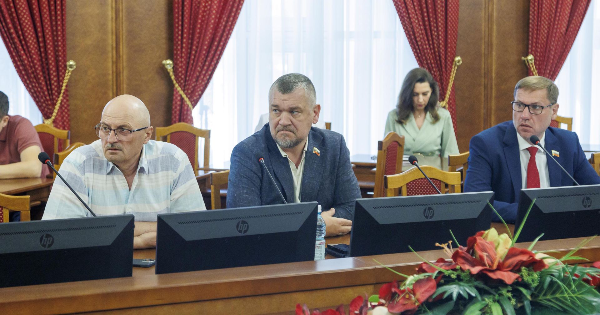 депутаты