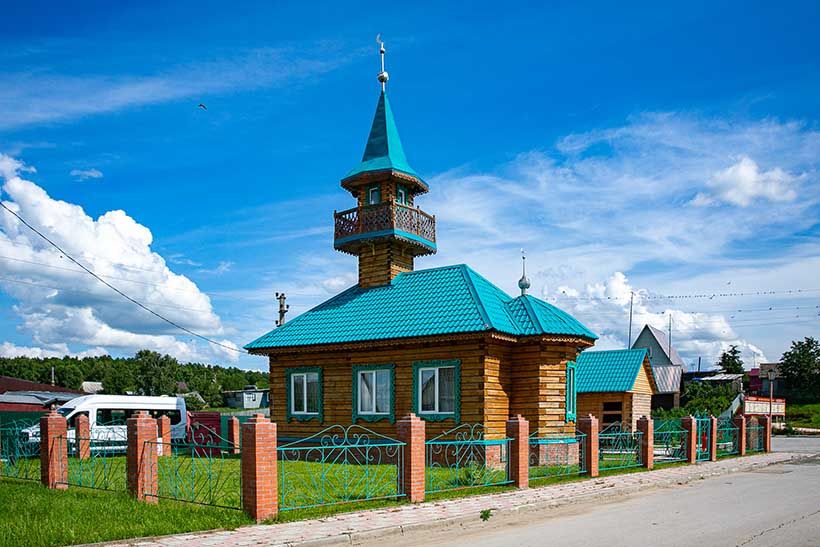 мечеть в деревне Юрт-Оры Колыванского района
