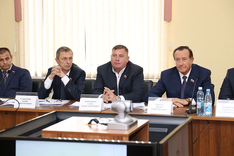 заседание комитета. Денис Субботин, Олег Поповцев, Иван Мороз