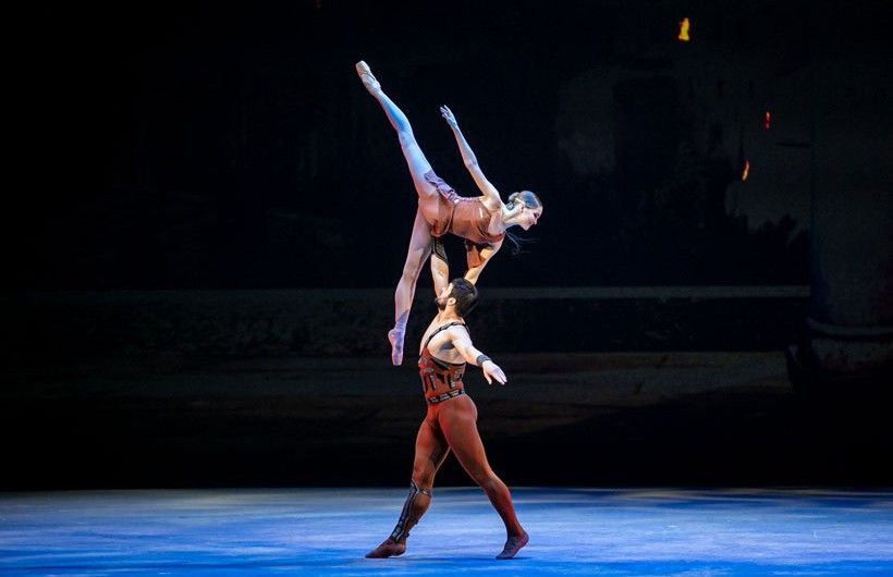 балет в исполнении мужчины и женщины