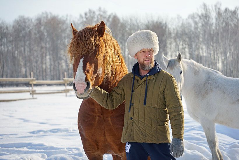 Дмитрий Кузьмин с конем