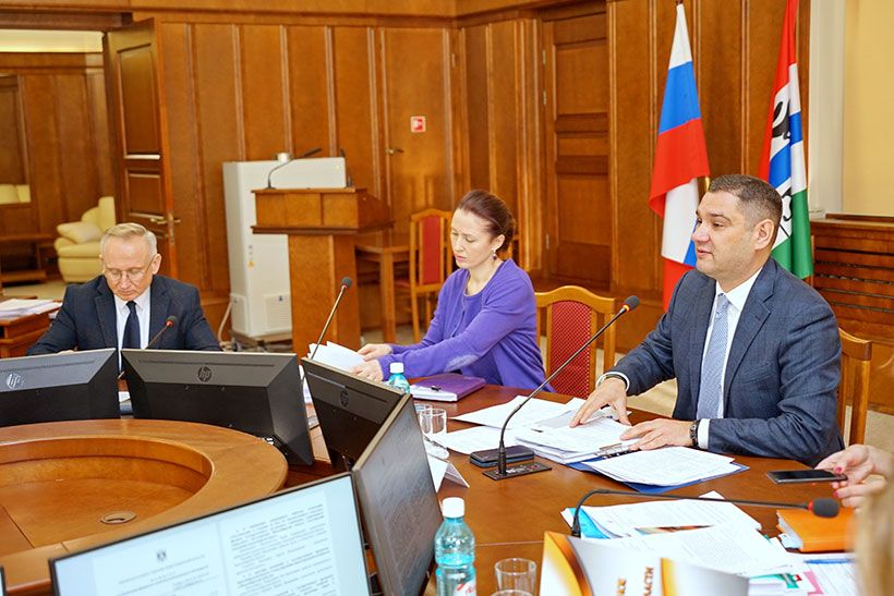 Заседание комитета. Андрей Панферов и Федор Николаев