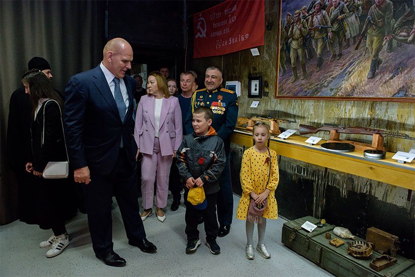 Карелин и дети