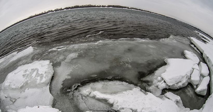 вода