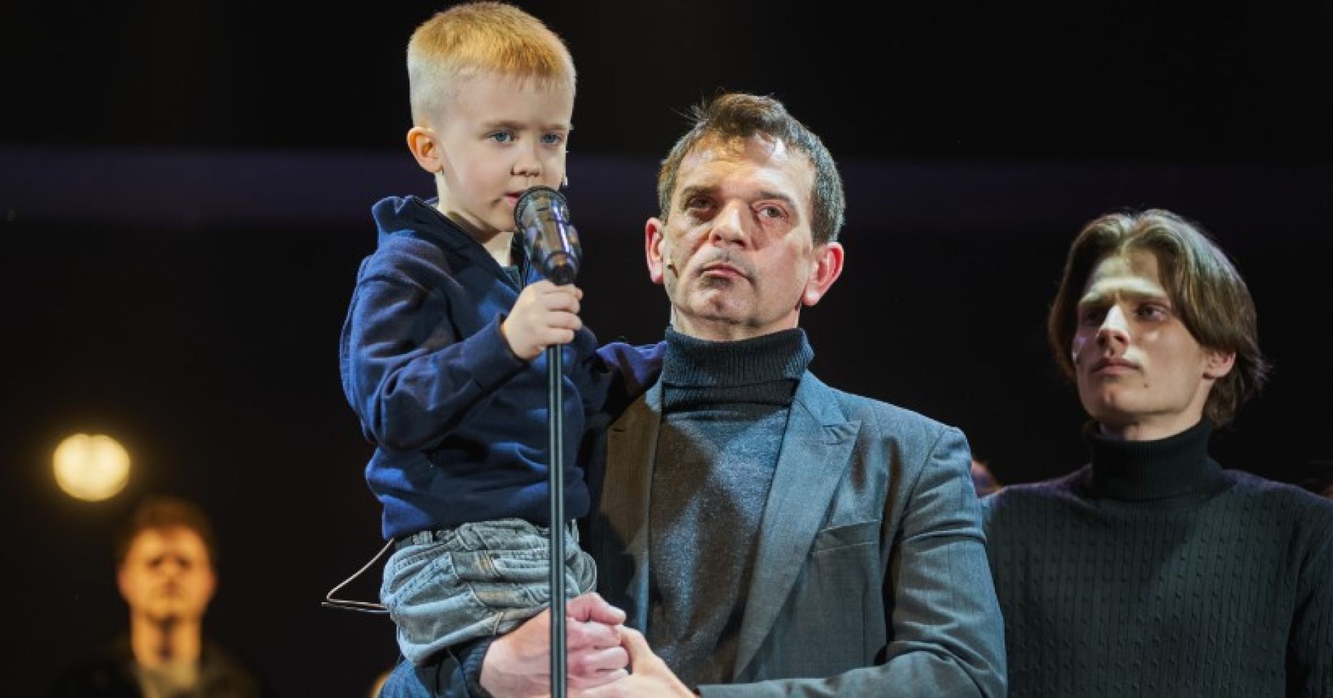 сцена из спектакля код 23