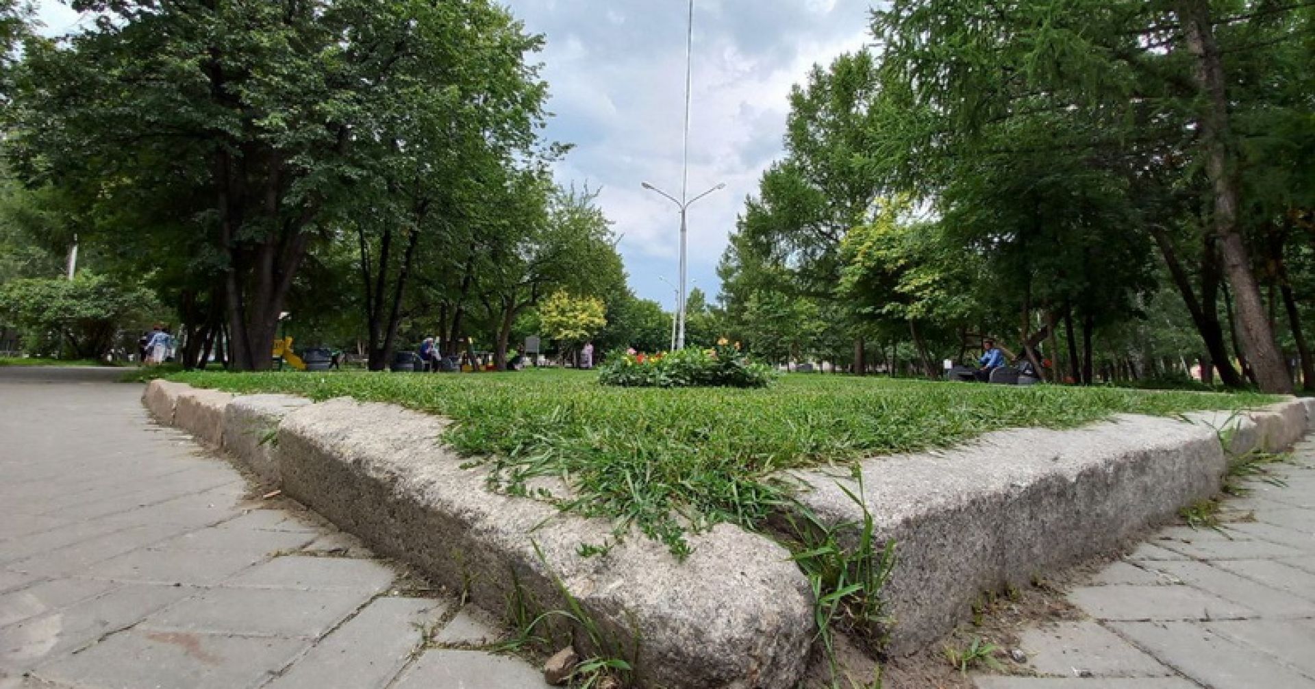 сквер у городского аэропорта