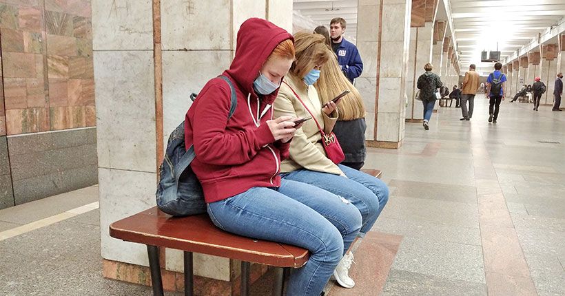 пассажиры в метро