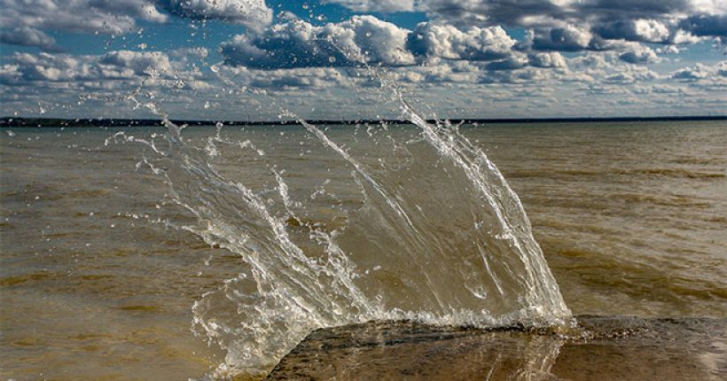 вода