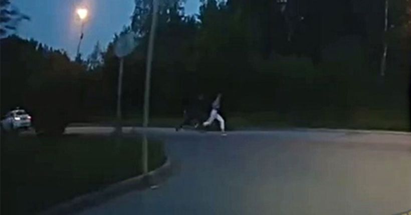 люди бегут