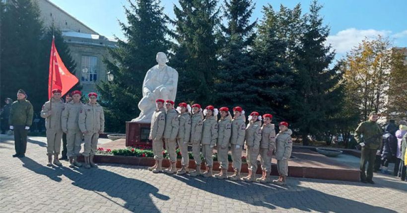 памятник Борису Богаткову