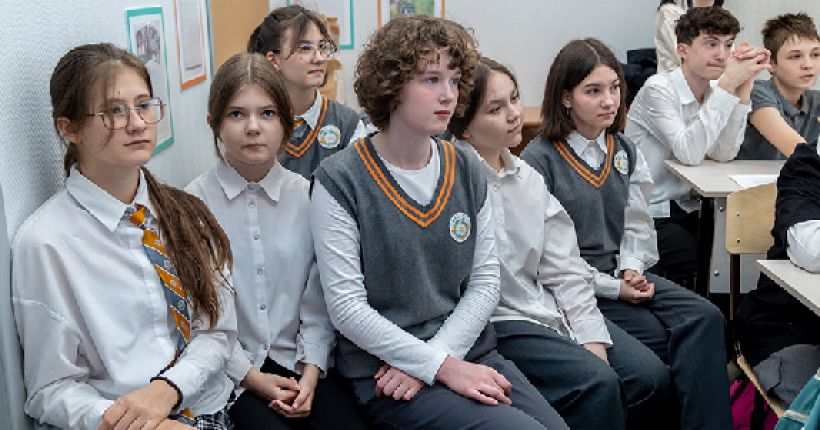 школьники