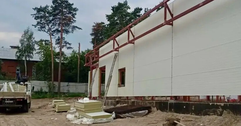 В Первомайском районе Новосибирска строят лыжную базу с баней