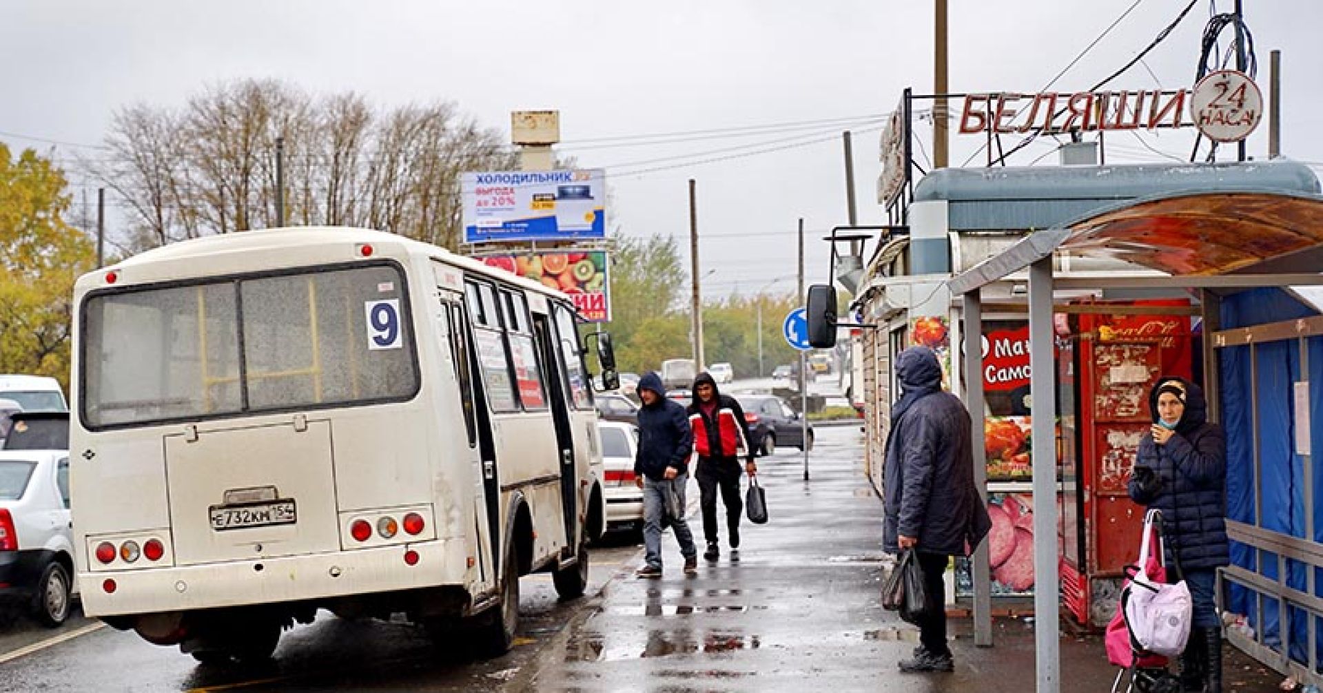 Три новосибирских автобуса временно поменяли маршруты из-за ремонта теплосети
