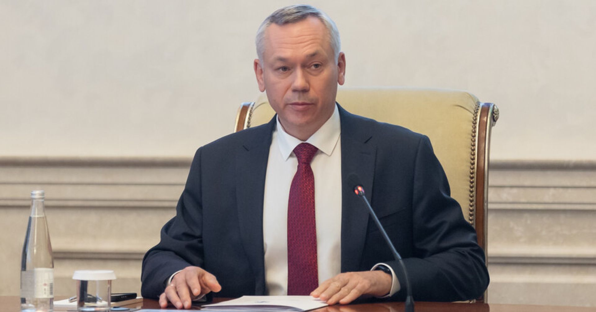 Губернатор Новосибирской области поручил начать подключать к теплу социальные объекты