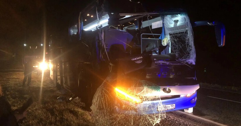 Пассажирский автобус под Новосибирском попал в смертельное ДТП
