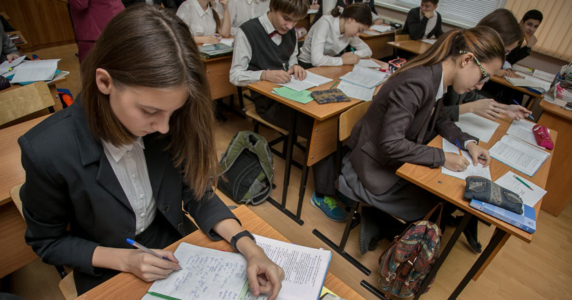 School nso. Школа НСО. Возвращение на учебу. Возвращение к учебе в школу. Экзамен у девятиклассников в Оренбурге.