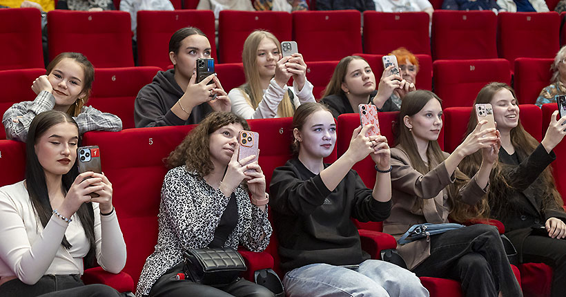 В поисках героя