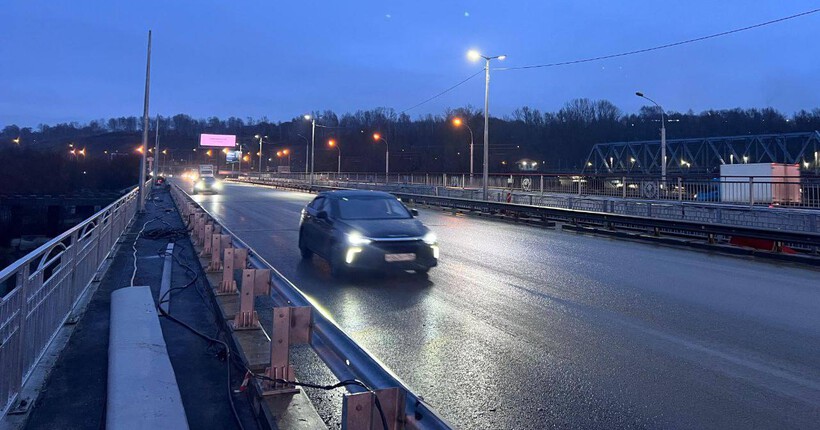 В Новосибирске полностью открыли движение по мосту через Иню