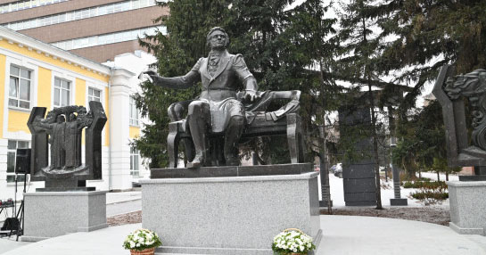 Вокруг Новосибирской государственной консерватории благоустроили территорию