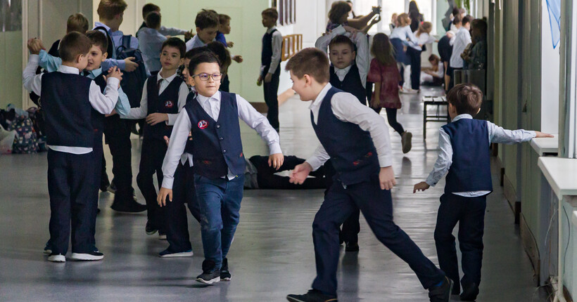 Новосибирский школьник сломал позвоночник в драке с сыном учительницы