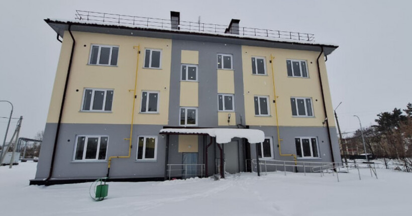 В Новосибирской области для детей-сирот и бюджетников построили новый дом