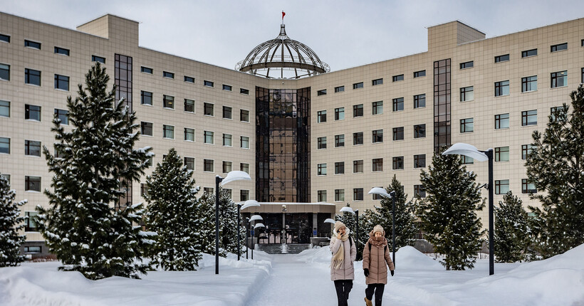 В Новосибирске представили робота для оказания медицинской помощи