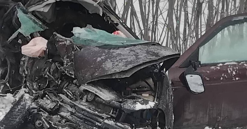 Под Новосибирском три человека погибли и трое получили травмы в ДТП