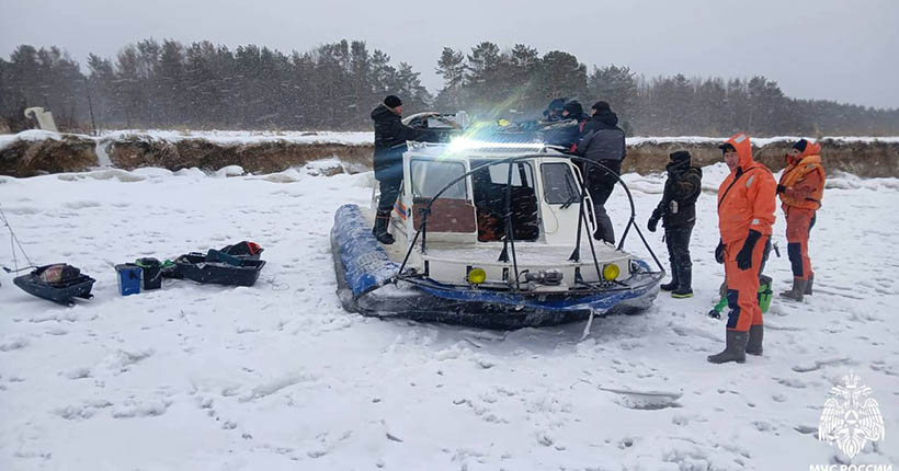 13 рыбаков эвакуировано с оторвавшейся льдины в Новосибирской области