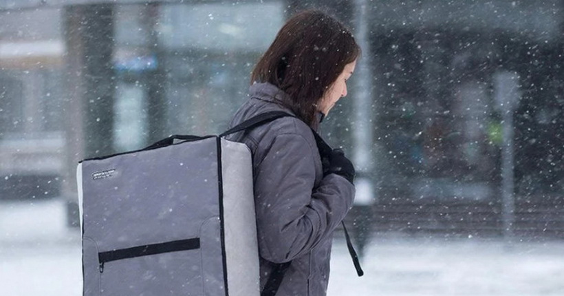 Женщину-курьера уволили в Новосибирске после жалобы на условия работы