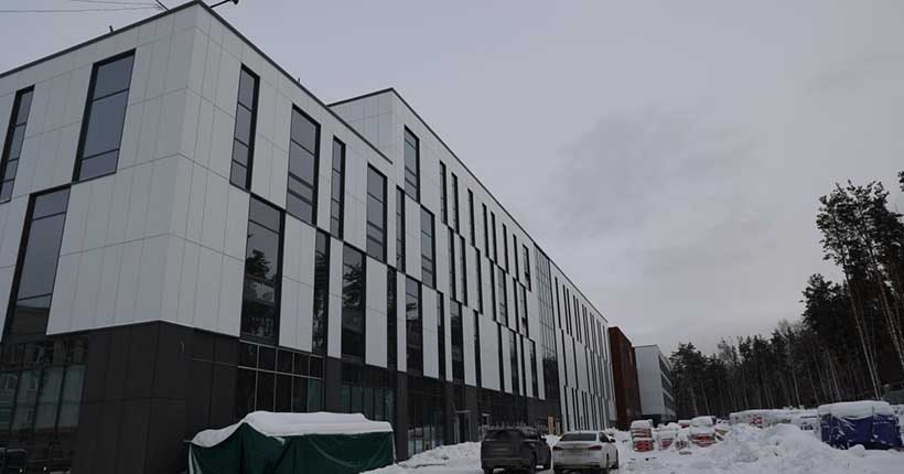 Вторая очередь: внутренняя отделка помещений идёт в новом научно-исследовательском центре НГУ