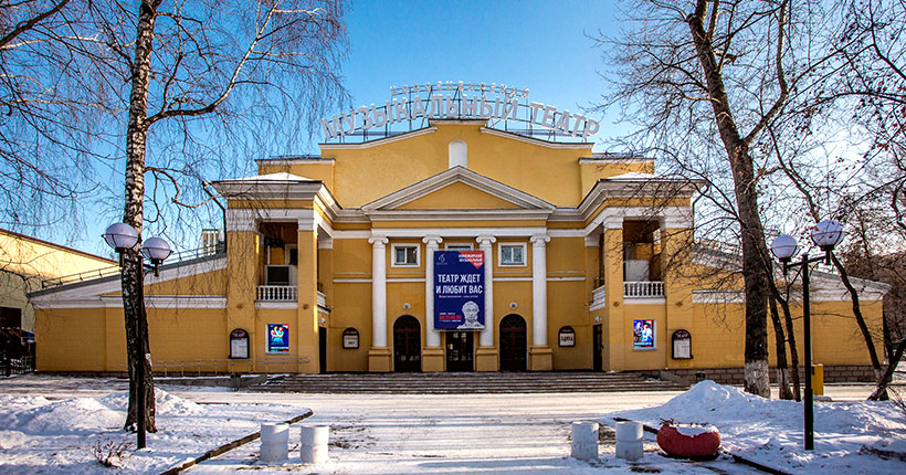 А снег идёт