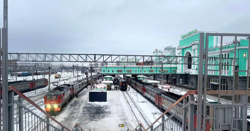 Семь пригородных поездов были задержаны в Новосибирской области