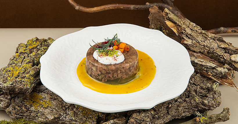 Прошу всех за стол!