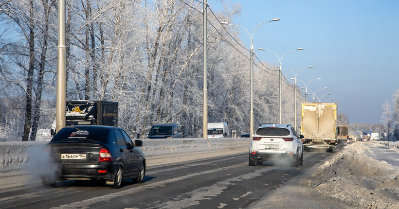 На новосибирских трассах в сильные морозы спасли больше 25 людей