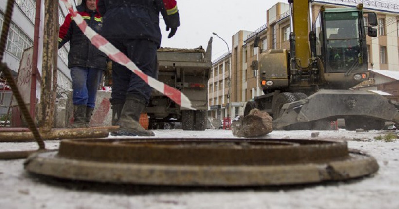 Новосибирские энергетики установят на теплосетях больше 800 крышек люков
