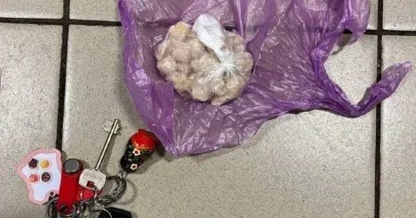 В Новосибирске полицейские задержали двух наркокурьеров