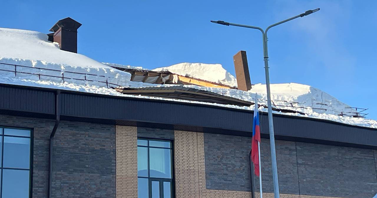 Ученики школы в Новосибирской области, где обрушилась кровля, переведены на дистант