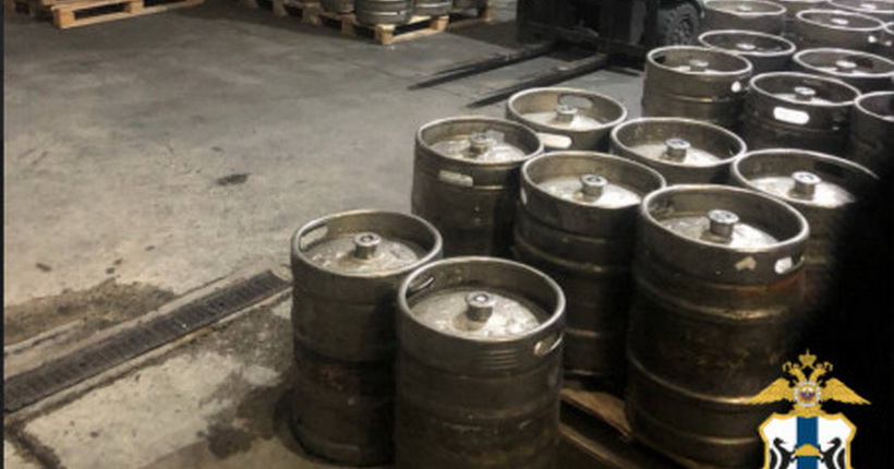 19 литров нелегального алкоголя изъяли новосибирские полицейские