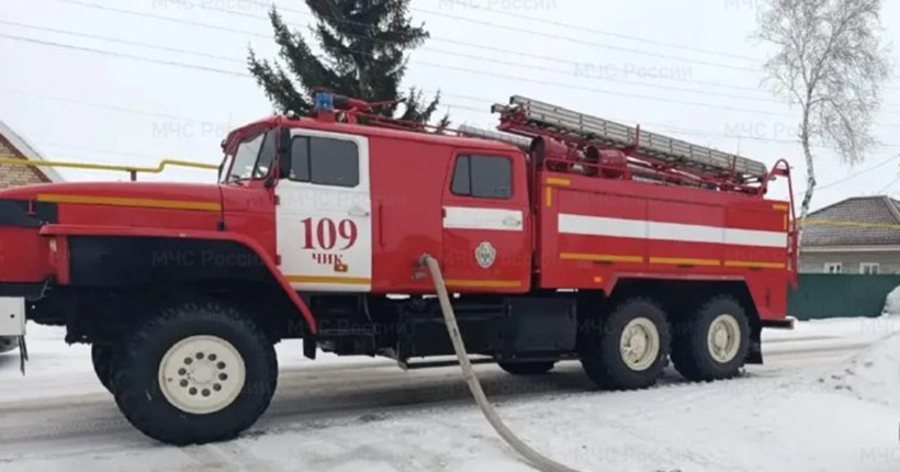 Пожарные спасли многодетную семью в Новосибирской области