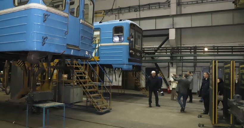 Новосибирские депутаты считают, что эскалаторы в метро устаревают