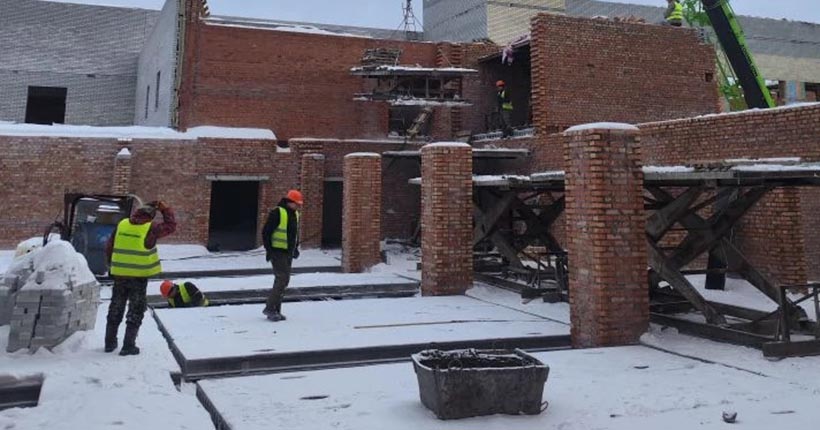 До конца марта в Татарске Новосибирской области будет завершена кирпичная кладка здания новой школы