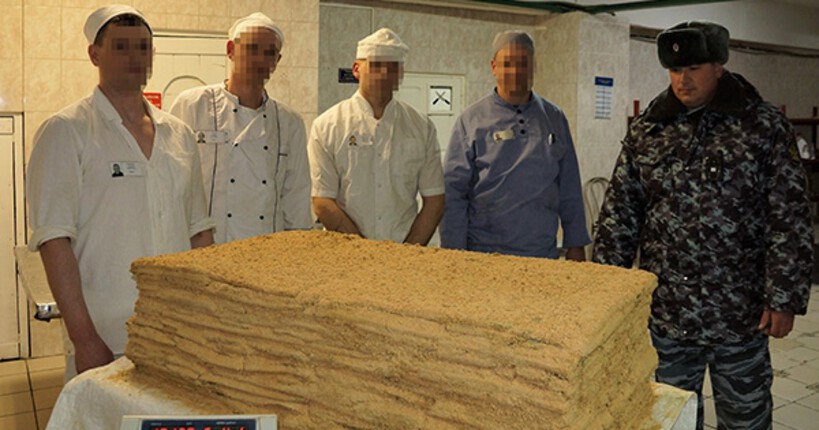 В новосибирской исправительной колонии испекли торт весом 100 кг