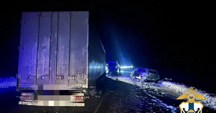 27-летняя мать умерла в больнице после ДТП с грузовиком в Новосибирской области