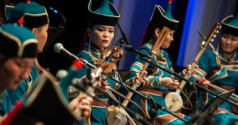 В едином порыве