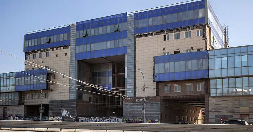 Снести или достроить?