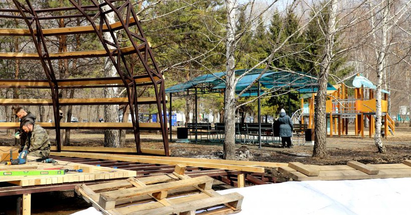 Депутаты новосибирского заксобрания контролируют благоустройство аллеи в честь 110-летия города