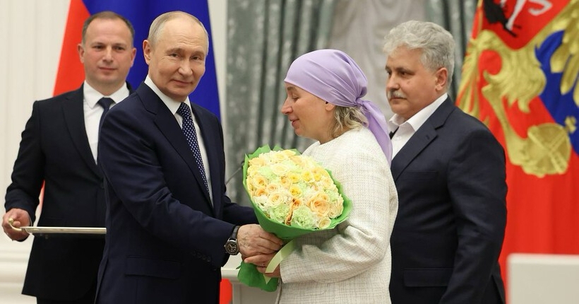 Владимир Путин наградил многодетную семью из Новосибирской области