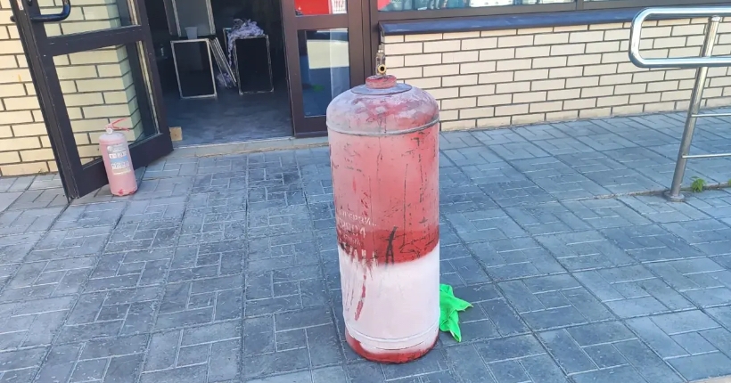 В Новосибирске три человека пострадали при вспышке газа в кафе
