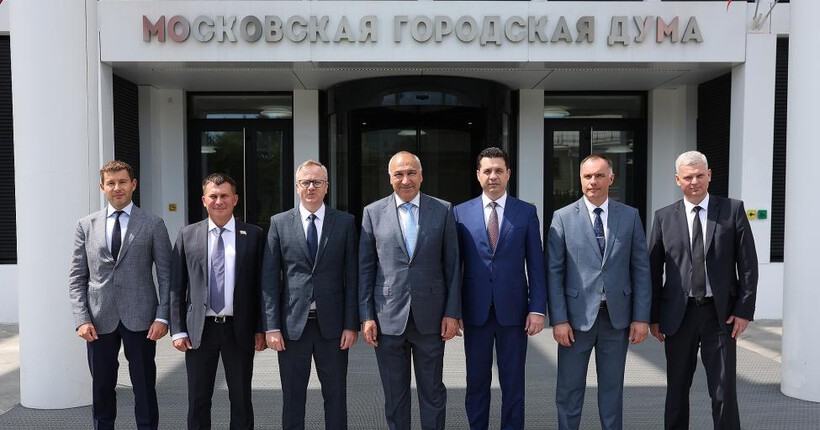 Делегация Новосибирской области посетила Московский парламент