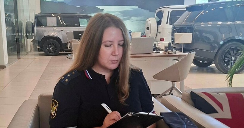 В новосибирском автосалоне приставы арестовали машины и мойку на 5,4 млн рублей
